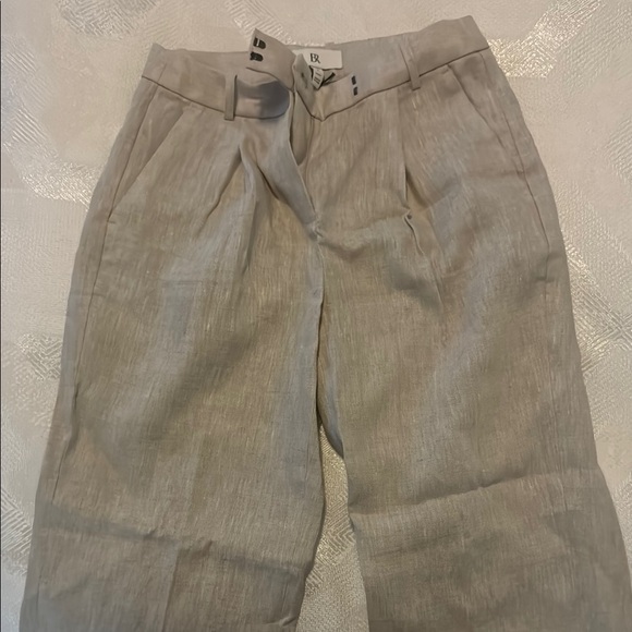 Banana Republic Light Tan Trousers - Picture 1 of 4